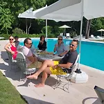 Zarik Hotel *