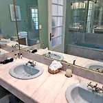 Zarik Hotel